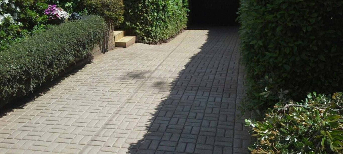 pressure-cleaning-driveway-patio-after